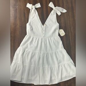 Women’s white dress Altar’d State Size M new with tags